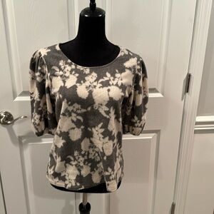 Super soft flower top